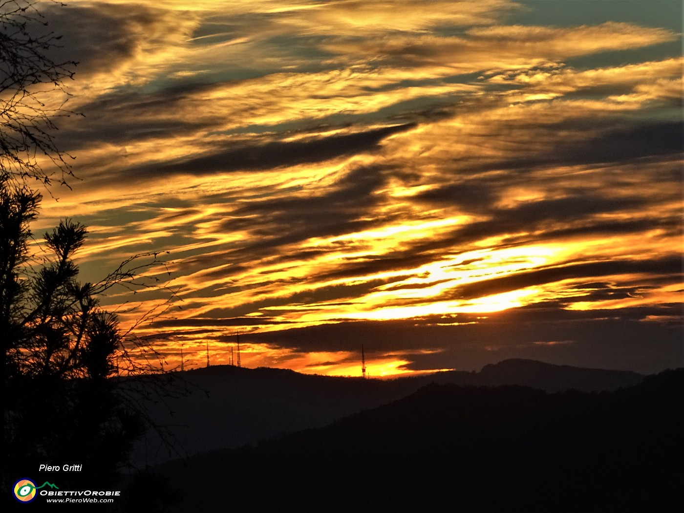 50 Luci e colori del tramonto verso il Linzone.JPG